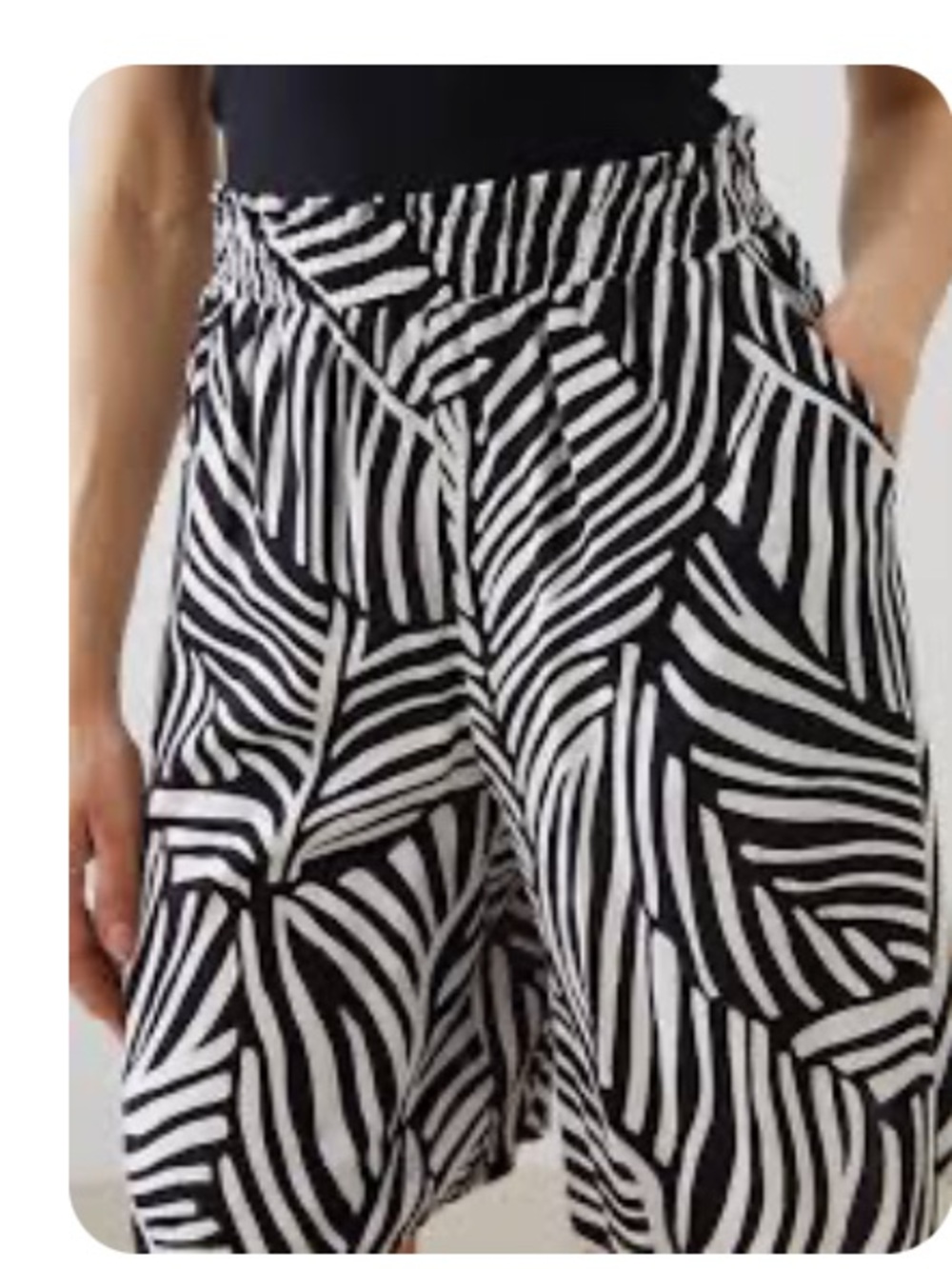 Messina navy and white wide leg super cute pants.NWOT